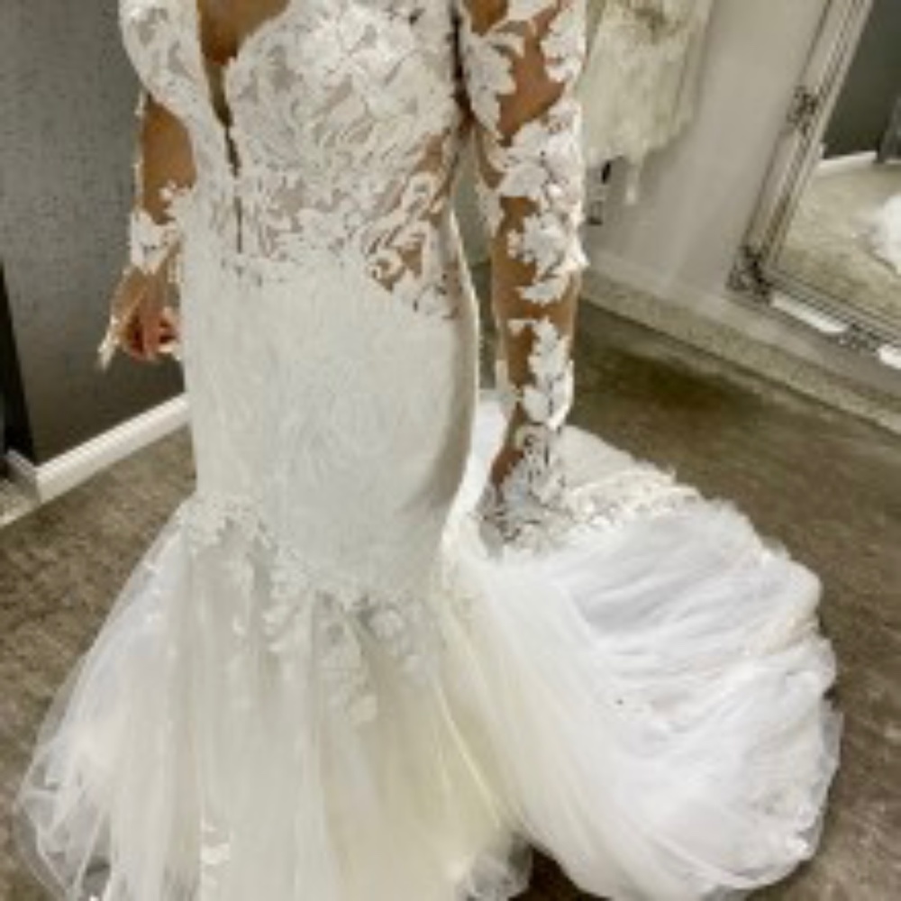 Martina Liana Trumpet Wedding Dress